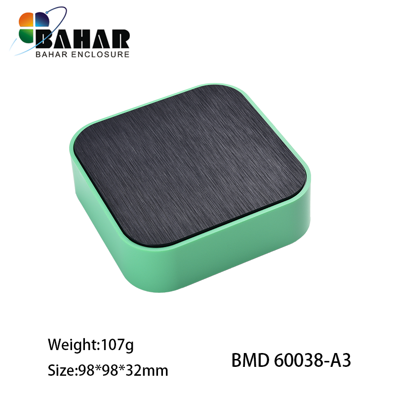 BMD 60038 | 98 x 98 x 32 mmBMD 60038 | 98 x 98 x 32 mm - Desktop Plastic Electronic Enclosure View 3